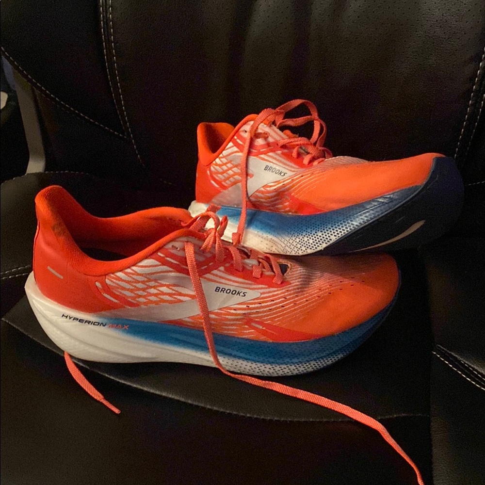 Brooks Hyperion Max Shoes - Vibrant Orange and Blue